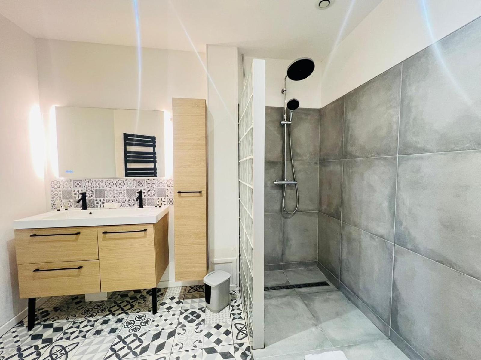 Le Gateway Apartment Calais Bagian luar foto